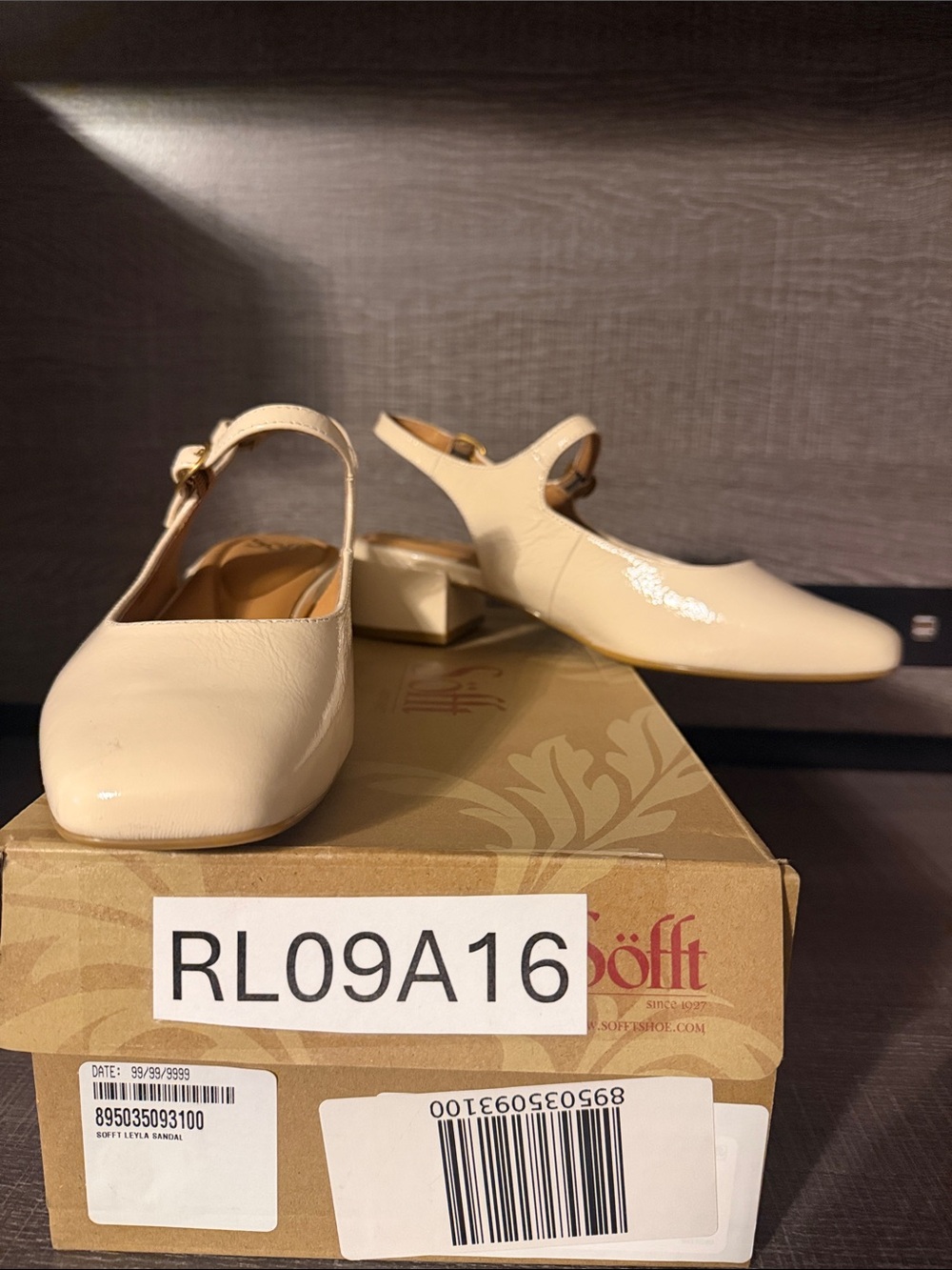 Women's Sofft Leyla Sandal Cream Patent Slingback Sz 10 NIB